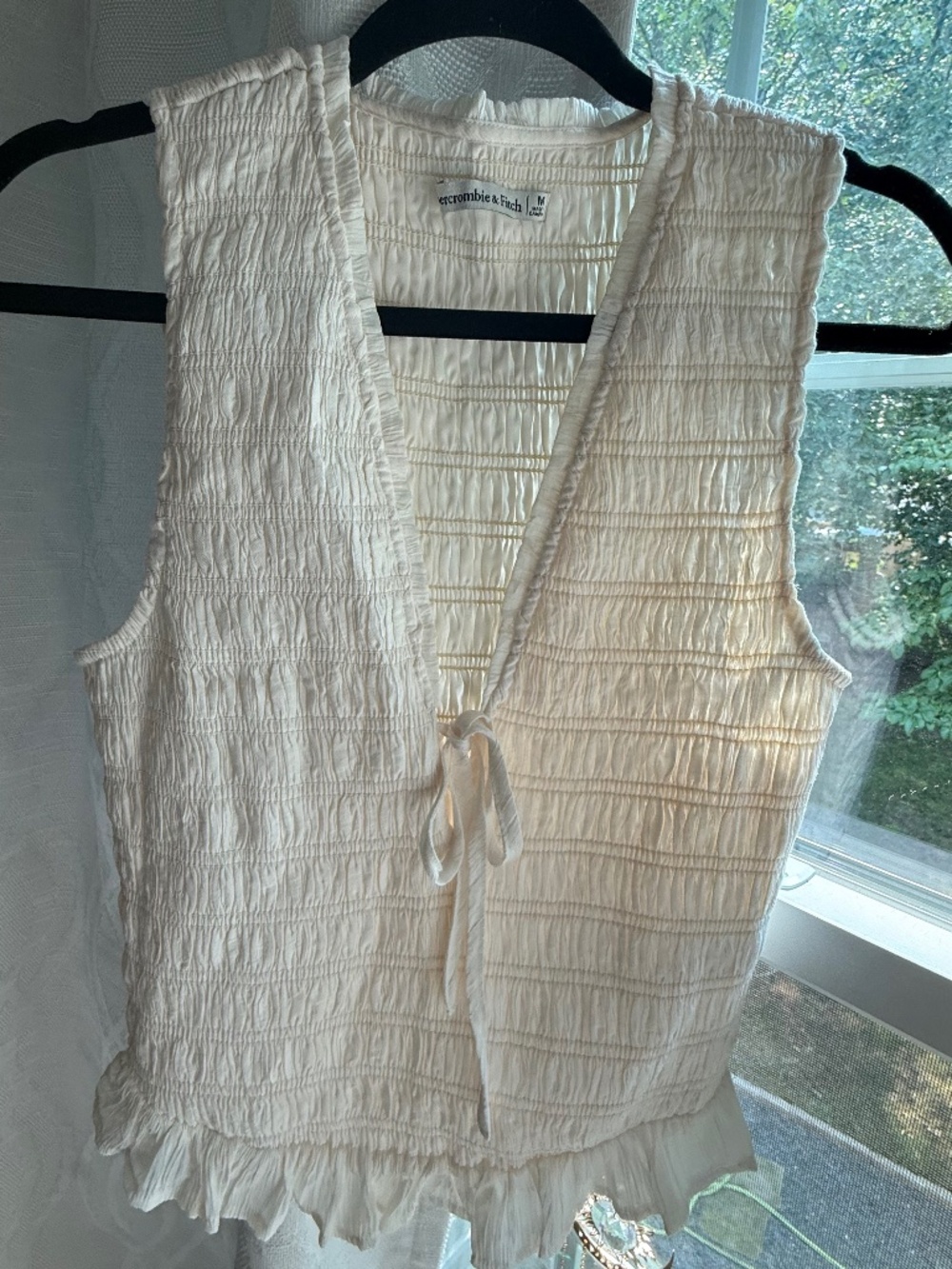 Abercrombie & Fitch Smocked Tie Front Top Cream Size M NWOT
